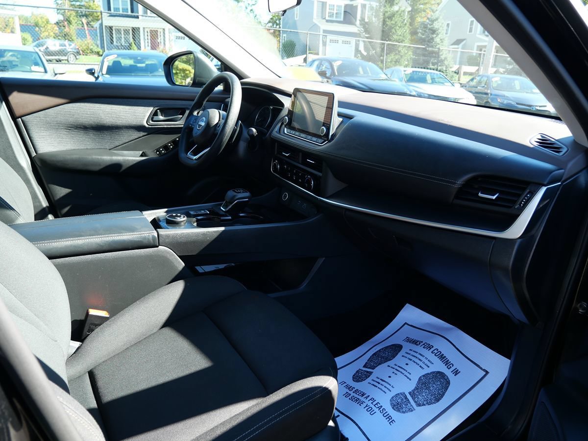 Used 2023 Nissan Rogue S AWD/4WD image 16