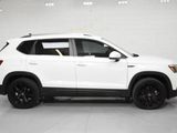 Used 2022 Volkswagen Taos SE image 5