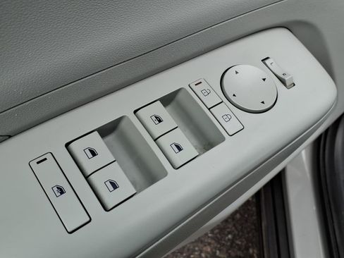 Certified 2025 Hyundai Kona SEL FWD image 11