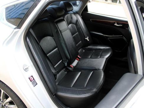 Used 2017 Kia Cadenza Technology image 13