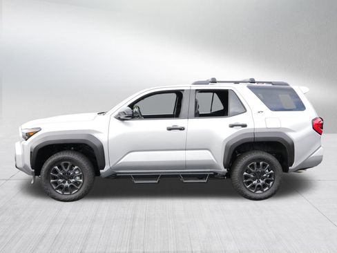 Certified 2025 Toyota 4Runner SR5 image 4
