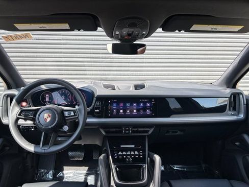 Certified 2026 Porsche Cayenne AWD/4WD image 13