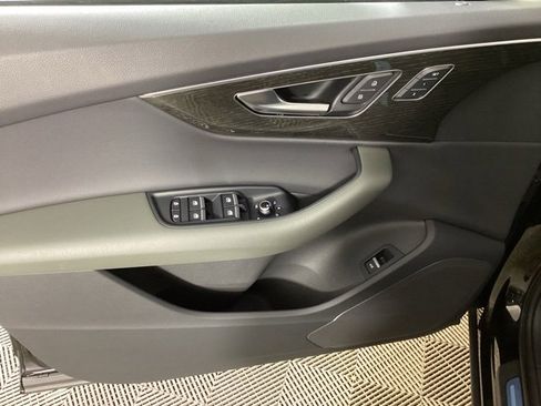 Certified 2025 Audi Q7 3.0T Premium w/ Convenience Package image 16