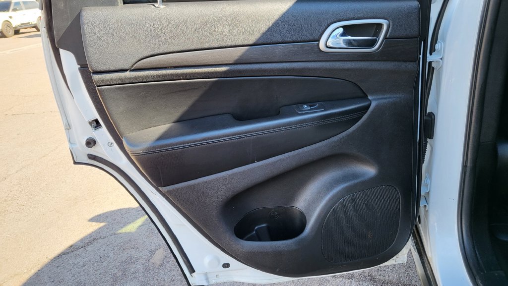 Used 2018 Jeep Grand Cherokee Laredo RWD image 20