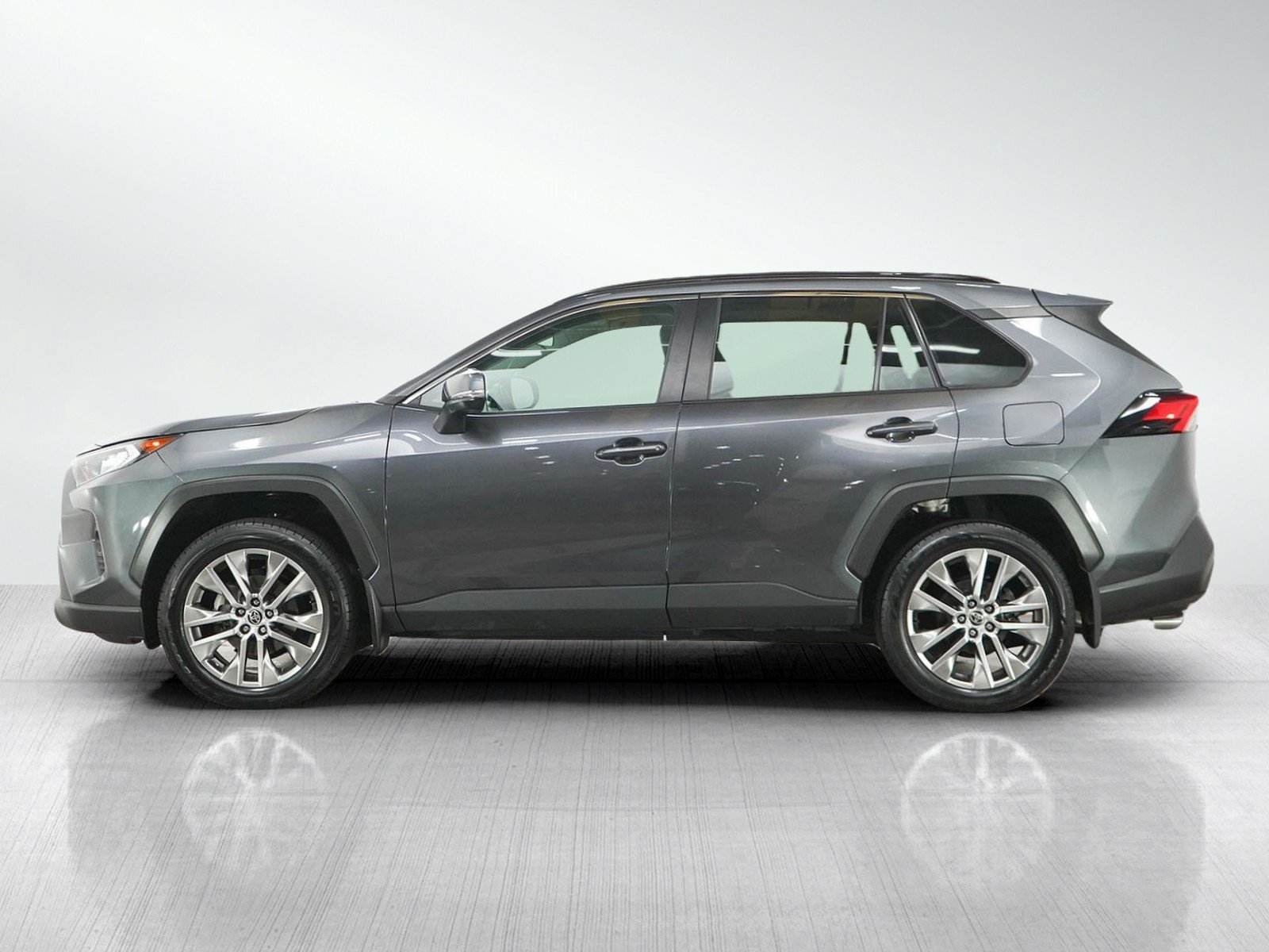 Used 2021 Toyota RAV4 XLE Premium AWD/4WD image 2
