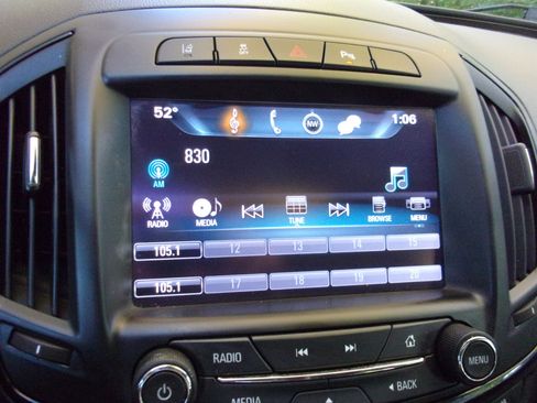 Used 2017 Buick Regal Premium w/ Driver Confidence Package #2 image 25