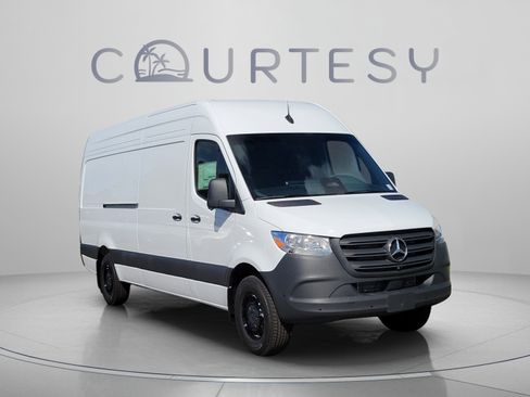 Used 2026 Mercedes-Benz Sprinter 2500 image 5