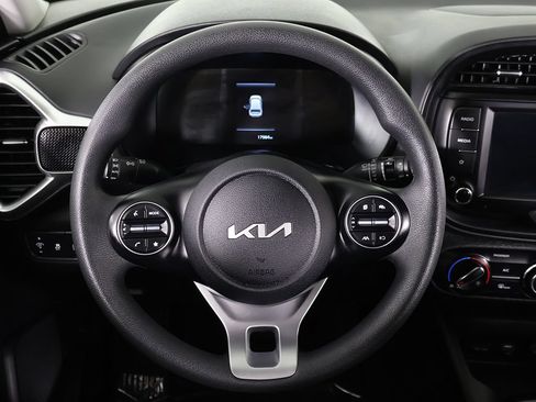 Certified 2025 Kia Soul LX FWD image 33
