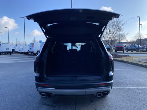 Used 2024 Chevrolet Traverse LT w/ Trailering Package image 11