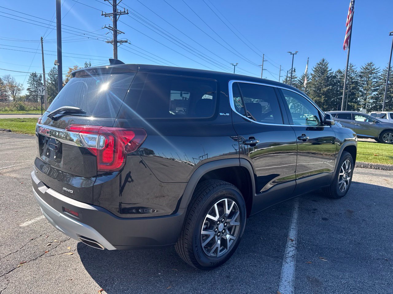 Used 2023 GMC Acadia SLE AWD/4WD image 6