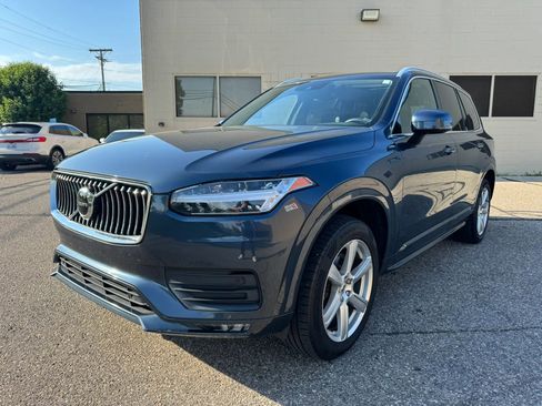 Used 2020 Volvo XC90 T6 Momentum AWD/4WD image 3