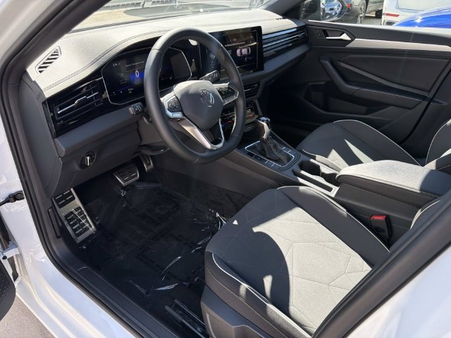 Certified 2025 Volkswagen Jetta Sport FWD image 11