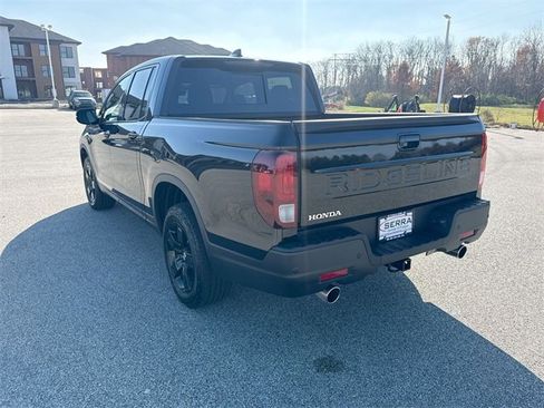 Used 2025 Honda Ridgeline Black Edition image 11