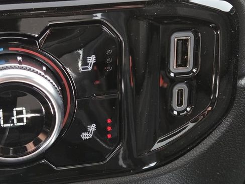New 2026 GMC Sierra 1500 Elevation w/ Elevation Premium Package AWD/4WD image 9