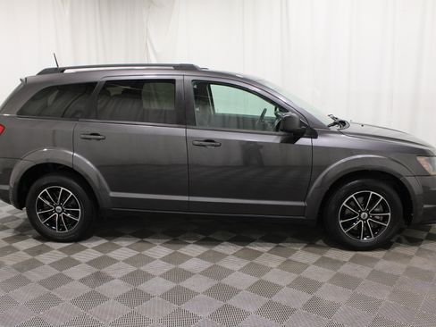 Used 2018 Dodge Journey SE w/ Blacktop Package FWD image 25