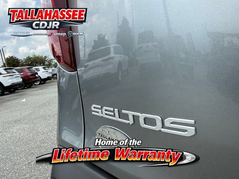 Used 2025 Kia Seltos EX w/ EX Sunroof Package FWD image 6