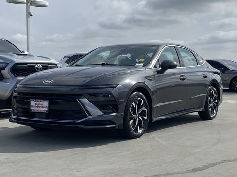 Used 2025 Hyundai Sonata SEL FWD image 6