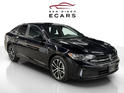 Used 2024 Volkswagen Jetta Sport image 3