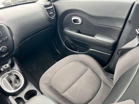 Used 2015 Kia Soul FWD image 10