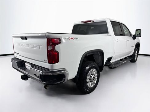Used 2025 Chevrolet Silverado 2500 LT w/ Convenience Package AWD/4WD image 2