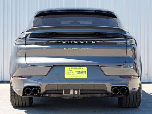Used 2024 Porsche Cayenne Turbo image 11