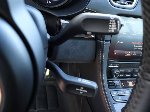 Used 2020 Porsche 718 Cayman GT4 RWD image 22