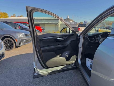 Used 2023 Buick Envision Essence image 11