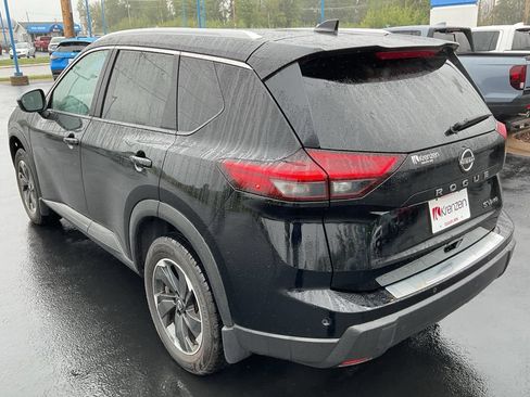 Used 2024 Nissan Rogue SV w/ SV Premium Package AWD/4WD image 7