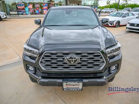 Used 2023 Toyota Tacoma TRD Off-Road w/ Technology Package AWD/4WD image 8