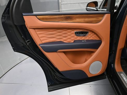 Certified 2024 Bentley Bentayga Azure image 27