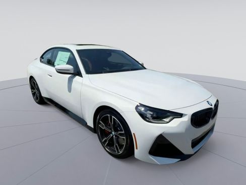 Used 2024 BMW 230i Coupe w/ Premium Package RWD image 3