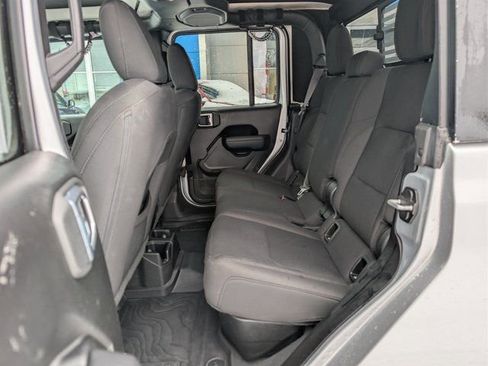 Used 2022 Jeep Gladiator Willys image 15