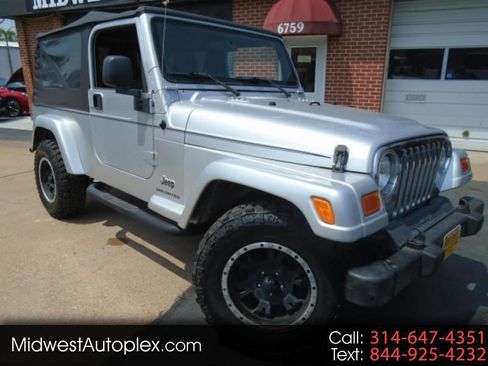 Used 2005 Jeep Wrangler Unlimited Sport image 1