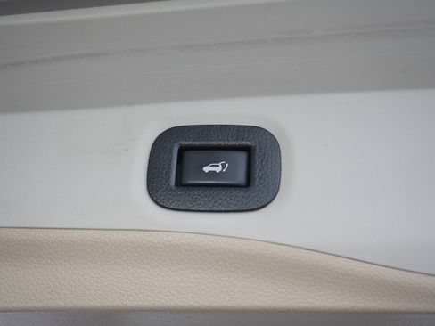 Used 2019 Nissan Rogue SV w/ Sun & Sound Touring Package AWD/4WD image 11