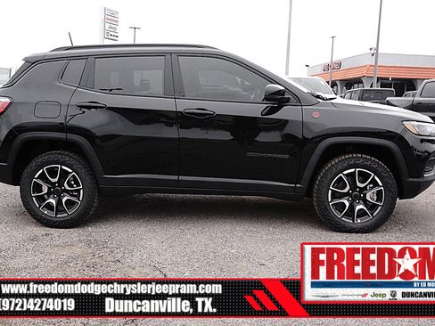 New 2026 Jeep Compass Trailhawk image 6