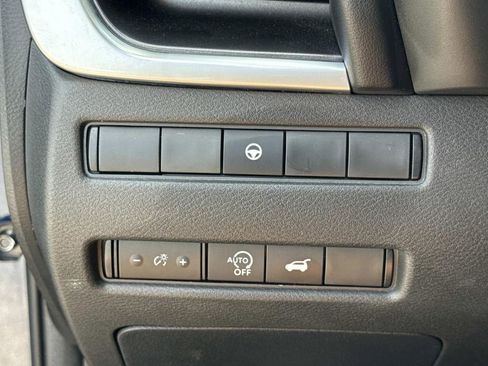 Certified 2024 Nissan Rogue SV FWD image 33