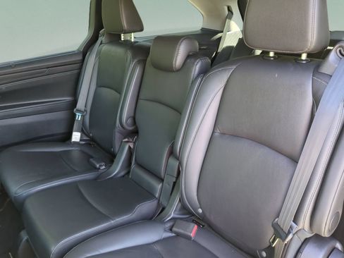 Certified 2024 Honda Odyssey EX-L image 18