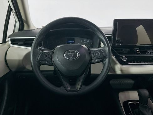 Used 2025 Toyota Corolla LE image 17