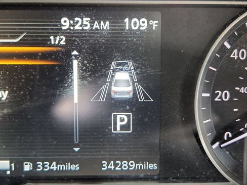 Used 2025 Nissan Versa SV FWD image 27