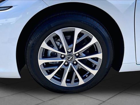 Certified 2024 Lexus ES 350 w/ Accessory Package (Z1) FWD image 10