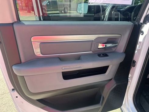 Used 2019 RAM 1500 Classic SLT image 19