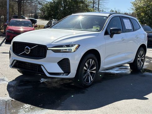 Used 2024 Volvo XC60 B5 Core image 7