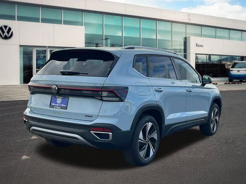 New 2026 Volkswagen Taos SE image 5