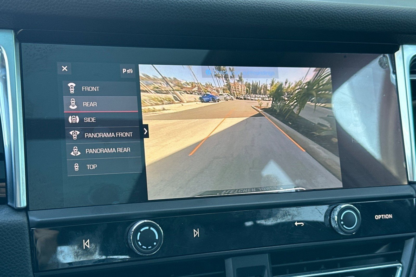 Certified 2023 Porsche Macan S AWD/4WD image 20