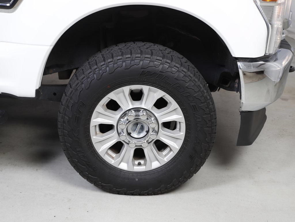 Used 2022 Ford F250 XLT w/ FX4 Off-Road Package AWD/4WD image 7