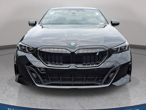 New 2027 BMW i5 xDrive40 w/ M Sport Package AWD/4WD image 2