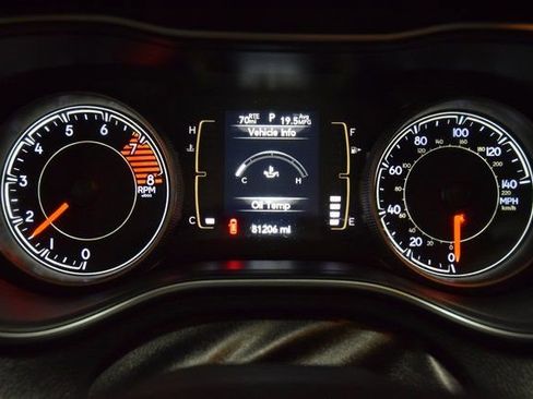 Used 2019 Jeep Cherokee Latitude Plus image 47