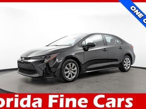 Used 2022 Toyota Corolla LE image 1
