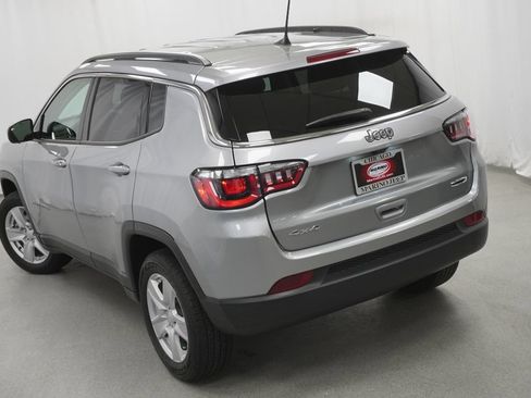 Certified 2022 Jeep Compass Latitude w/ Convenience Group AWD/4WD image 11