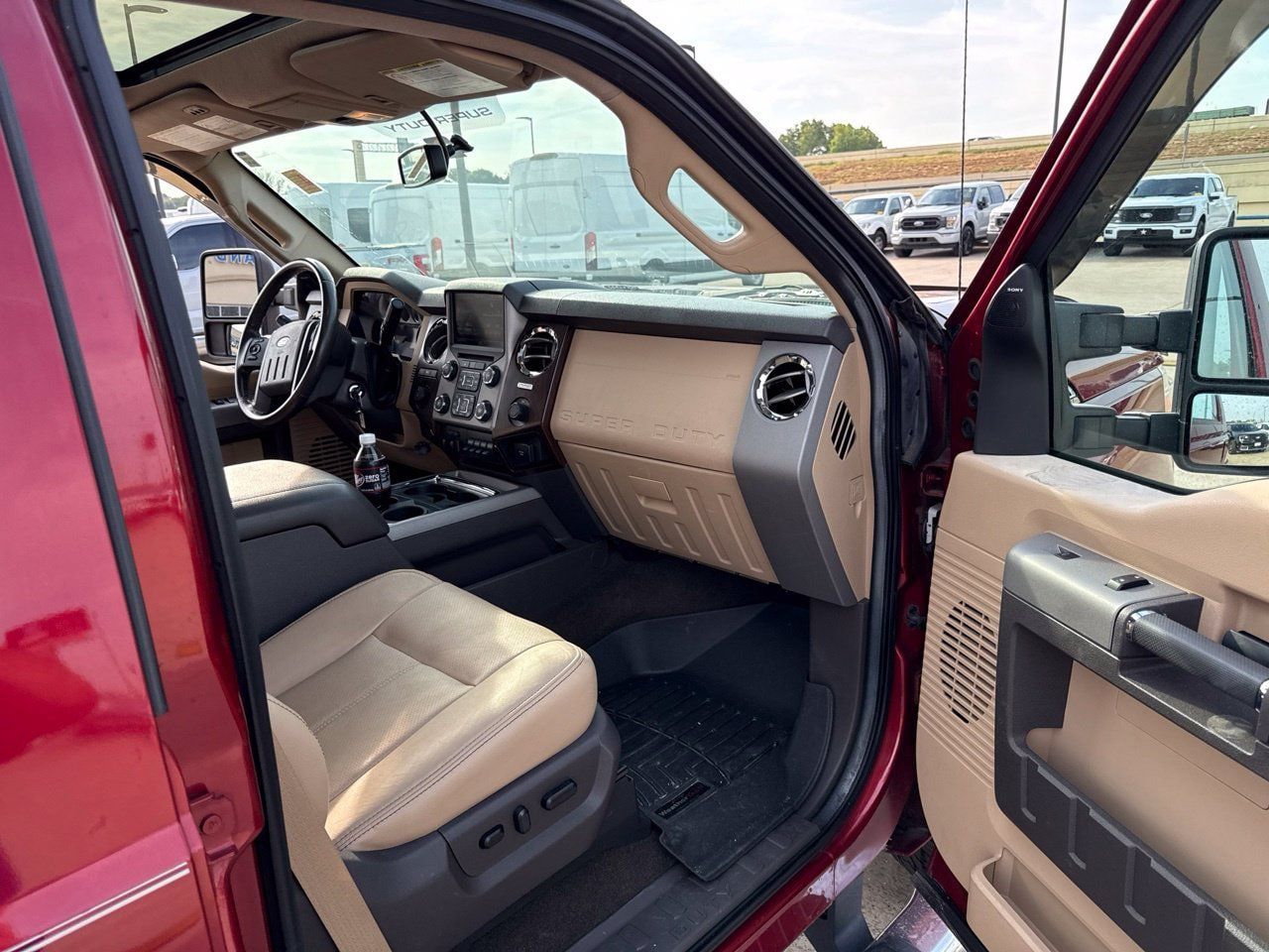 Used 2016 Ford F250 Lariat w/ Lariat Ultimate Package AWD/4WD image 14